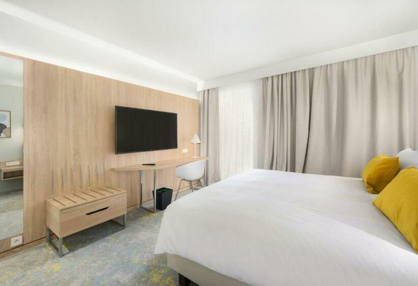 Стандартный Номер Кровать Кинг, Courtyard By Marriott Paris Charles De Gaulle Central Airport
