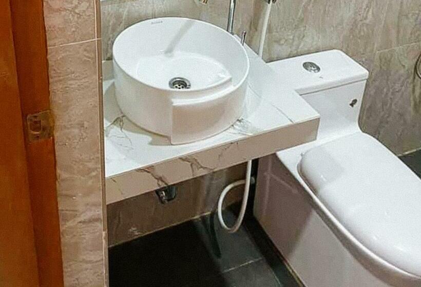 标准间, Leonila S Travellers Inn