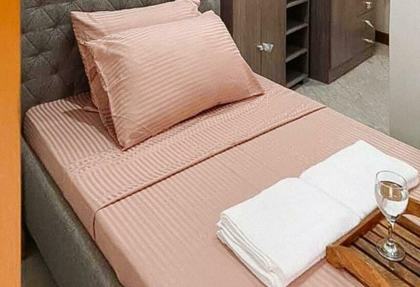 Номер Стандарт, Leonila S Travellers Inn