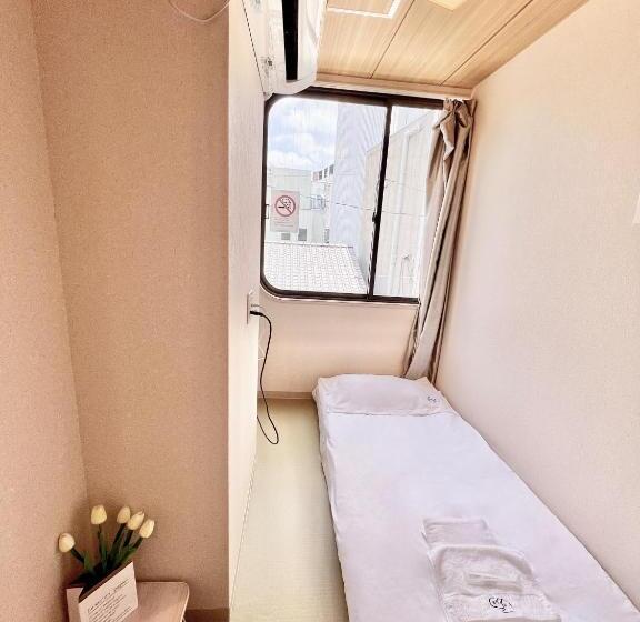 标准单人间, 民泊 古