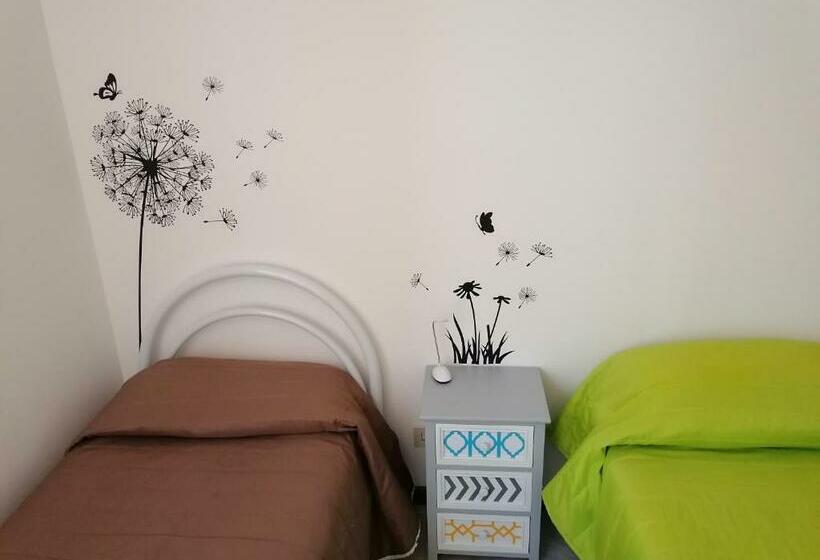 חדר סטנדרט לשלושה עם טרסה, B&b Villa Ginevra