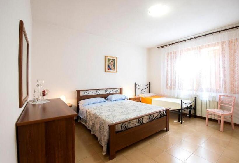 חדר סטנדרט עם מרפסת, B&b Villa Ginevra