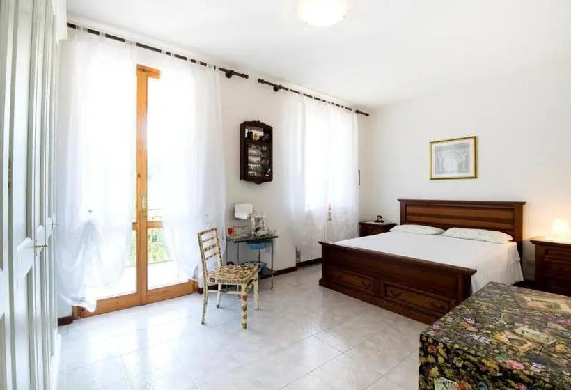 プールの見える１ベッドルームアパートメント, B&b Villa Ginevra