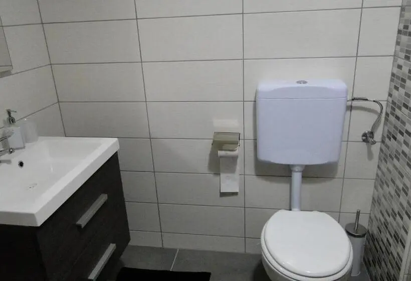 اتاق لوکس, Guesthouse Prenočišča širec