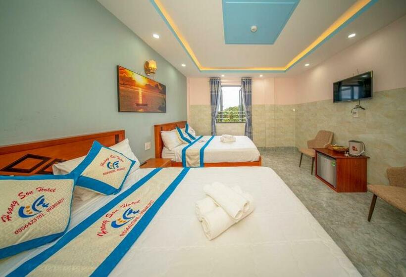 اتاق استاندارد چهار تخته, Khách Sạn Hoàng Sơn