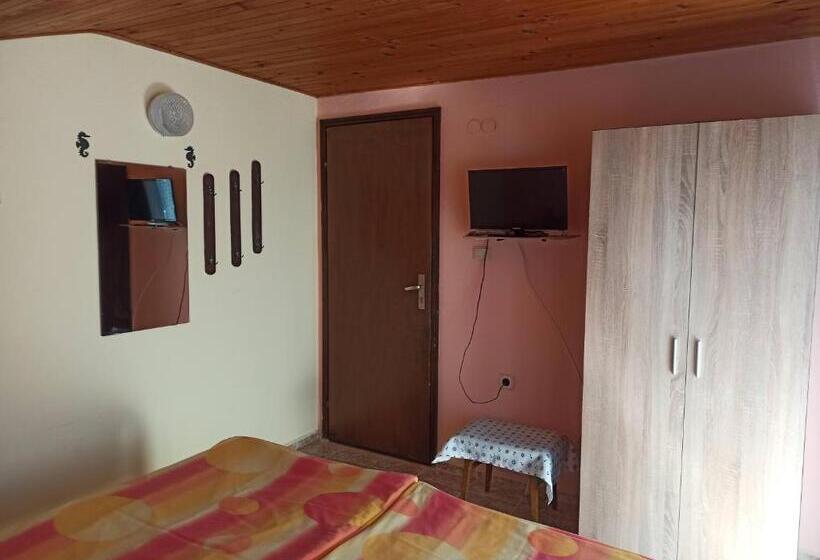 Номер Стандарт Совместная Ванная, къща за гости василеви синеморец   Guest House Vasilevi Sinemorets