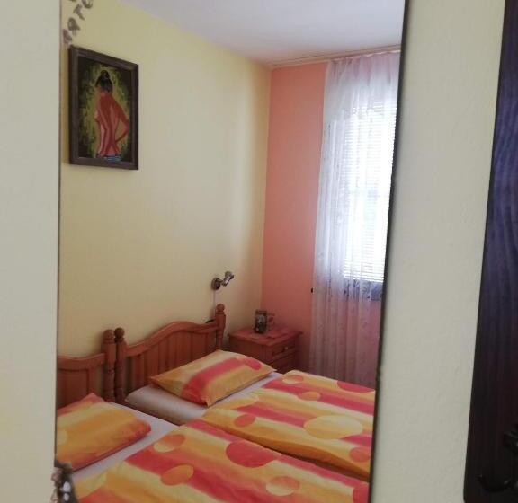 غرفة قياسية حمام مشترك, къща за гости василеви синеморец Guest House Vasilevi Sinemorets