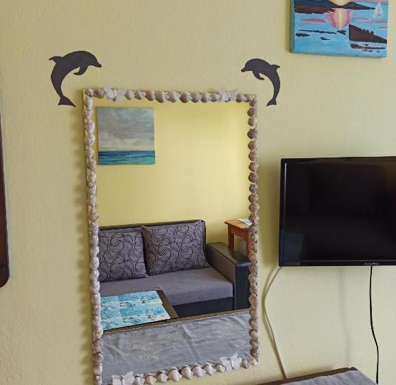 جناح مزوَّد بشرفة, къща за гости василеви синеморец Guest House Vasilevi Sinemorets