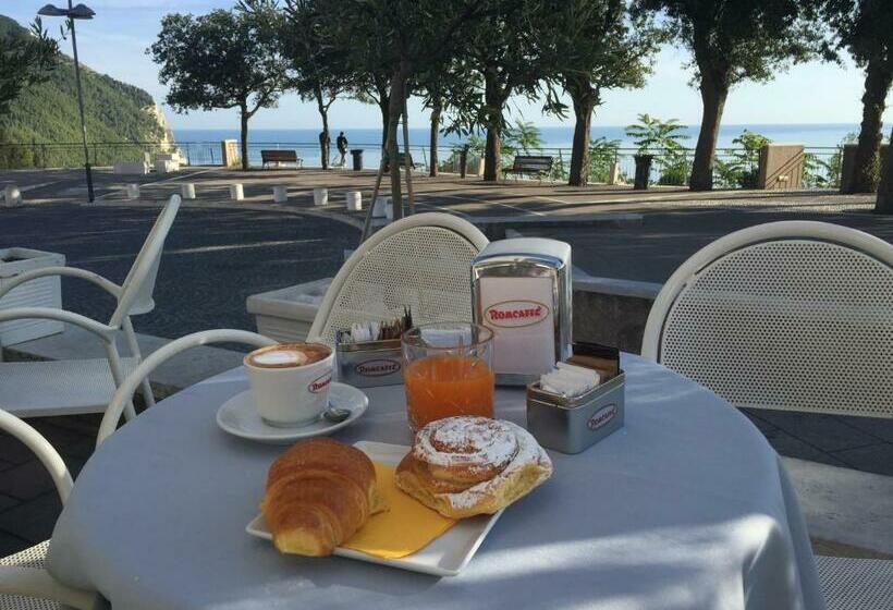 스탠다드 룸 킹사이즈 침대, L Orizzonte Relais Sirolo