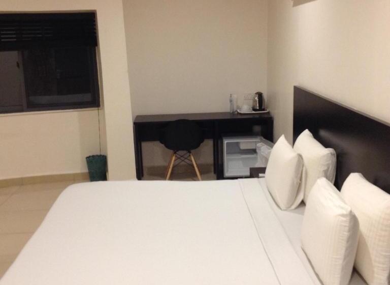 اتاق استاندارد با تخت بزرگ, Adis Hotels Prime