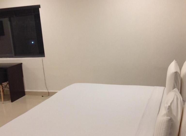 سوییت اجرایی, Adis Hotels Prime