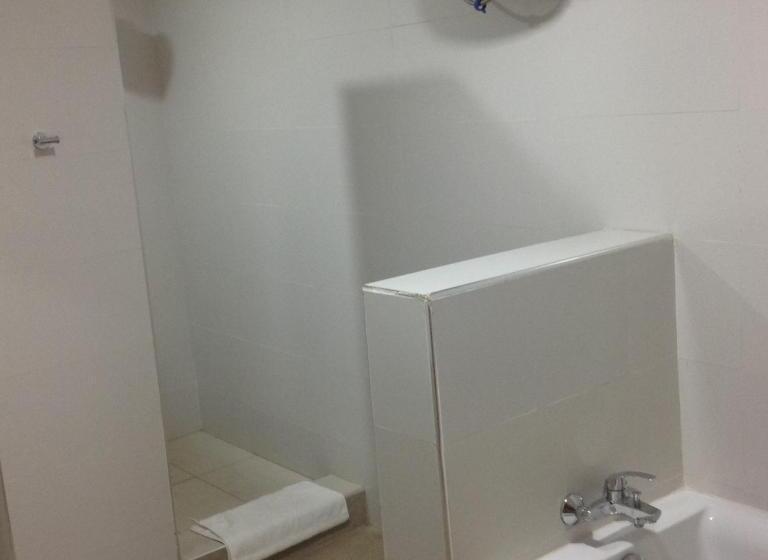 سوییت اجرایی, Adis Hotels Prime