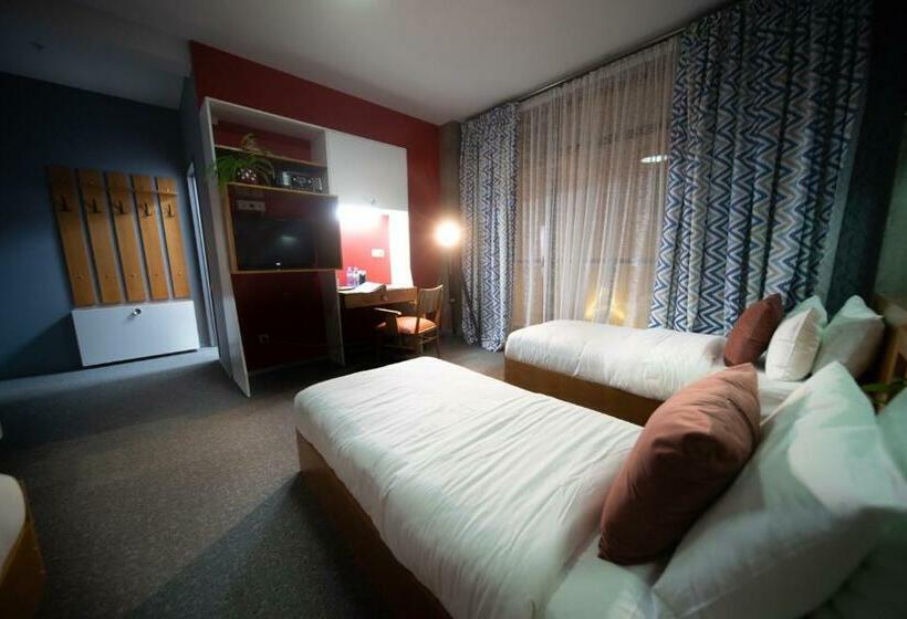 اتاق استاندارد سه تخته با بالکن, Ati Ambavi Botique Hotel Gudauri