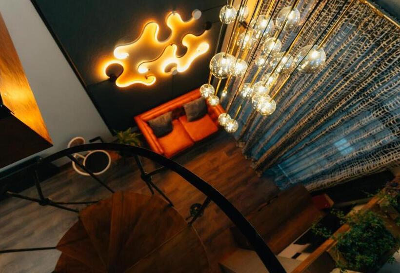 استودیوی لوکس, Ati Ambavi Botique Hotel Gudauri