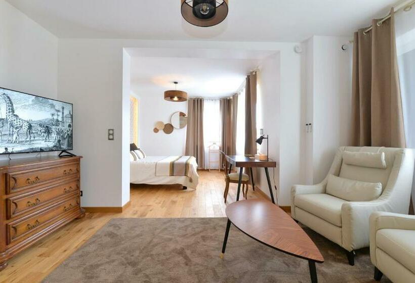 Номер Стандарт, Chambres Vignes Et Châteaux