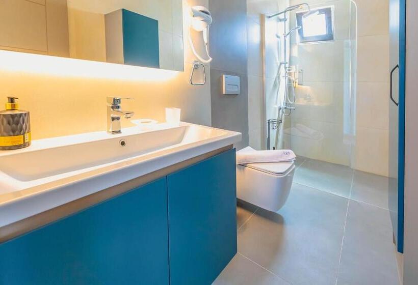 带大床的套房, Su Butik