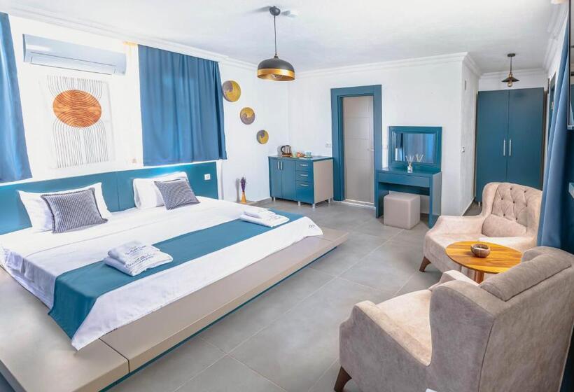 Номер Deluxe Вид на Море с Балконом, Su Butik