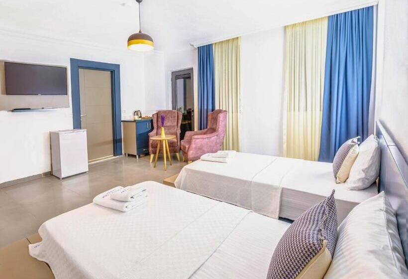 Номер Deluxe Вид на Море Боковой, Su Butik