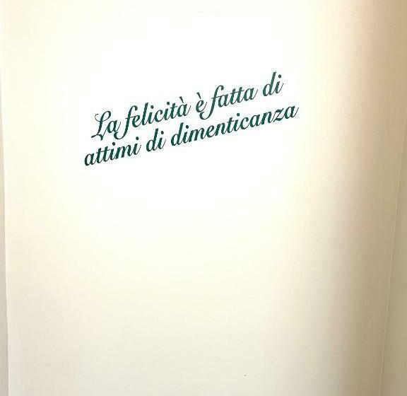 اتاق استاندارد, Valentine’s House