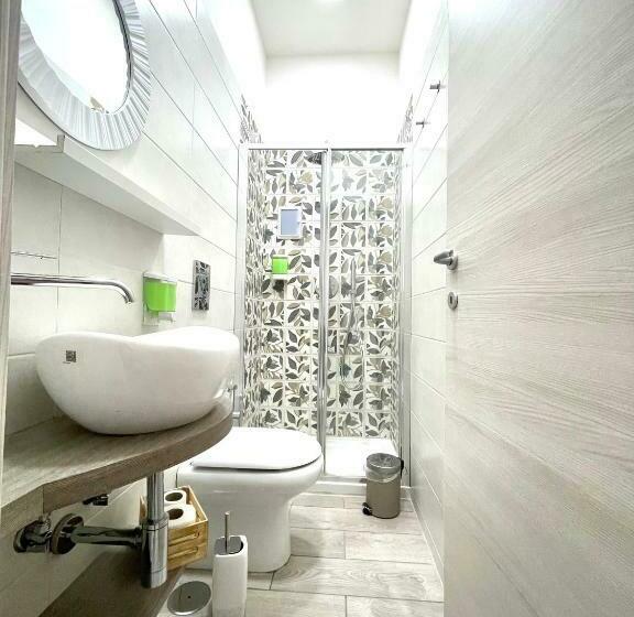 اتاق استاندارد, Valentine’s House