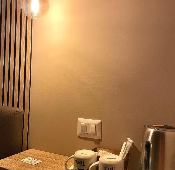 اتاق استاندارد, Valentine’s House