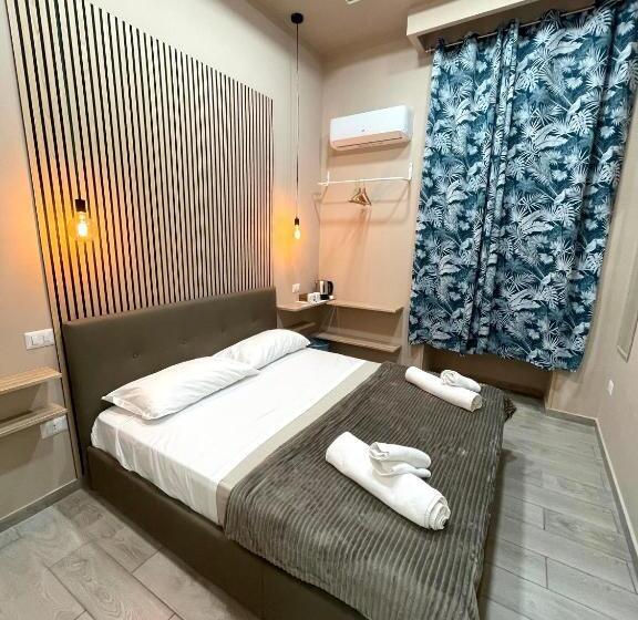 اتاق استاندارد, Valentine’s House