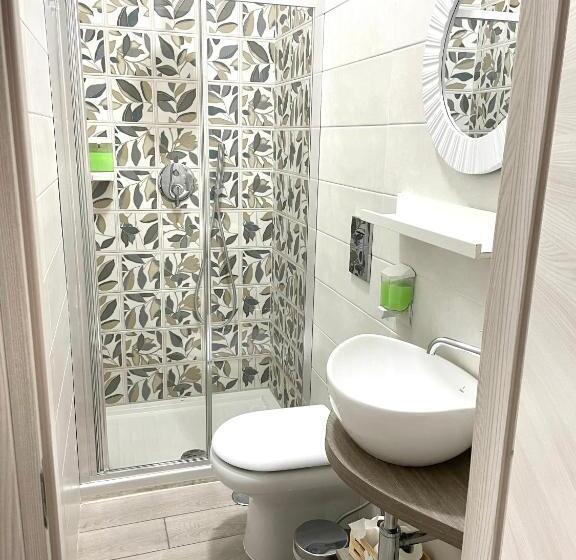 اتاق استاندارد, Valentine’s House