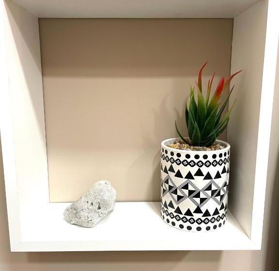 اتاق استاندارد, Valentine’s House