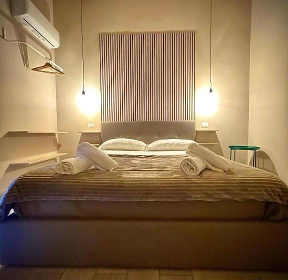 اتاق استاندارد, Valentine’s House