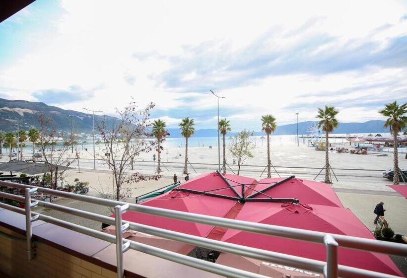 חדר סופריור לשלושה עם נוף לים, Brooklyn Vlore