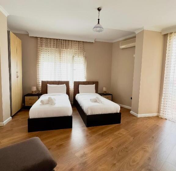 דירת חדר נוף לים, Brooklyn Vlore