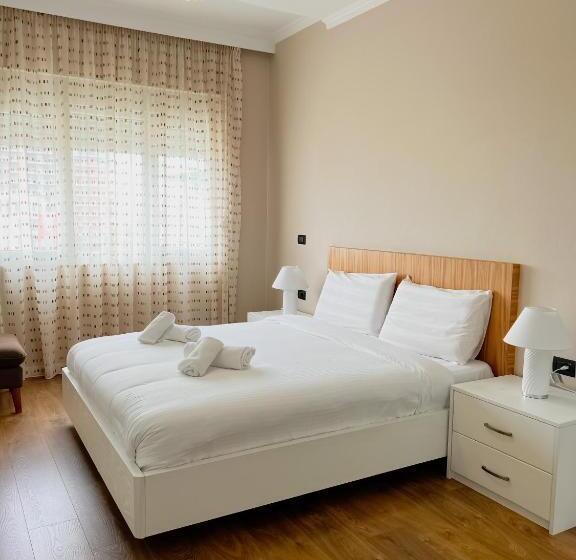 דירת חדר נוף לים, Brooklyn Vlore