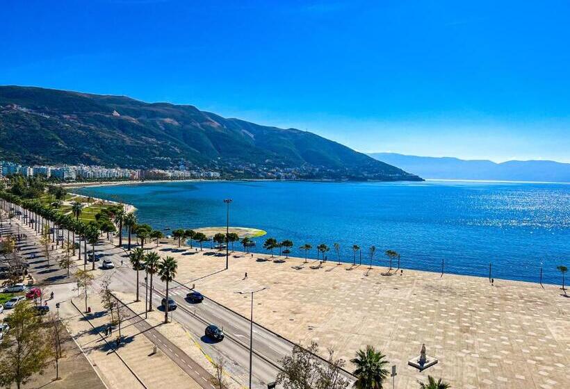 דירת חדר נוף לים, Brooklyn Vlore