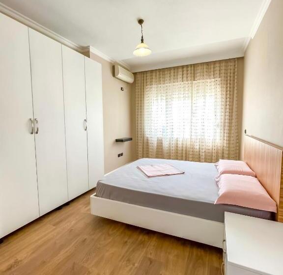 דירת חדר נוף לים, Brooklyn Vlore