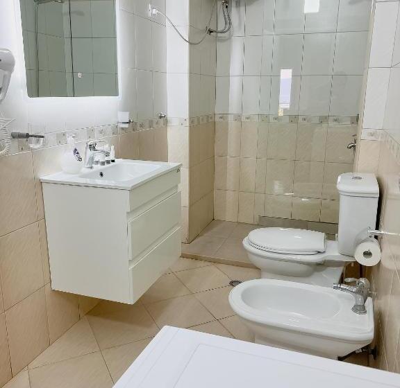 דירת חדר, Brooklyn Vlore