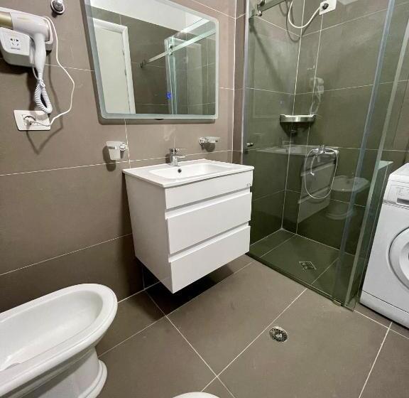 דירת חדר, Brooklyn Vlore