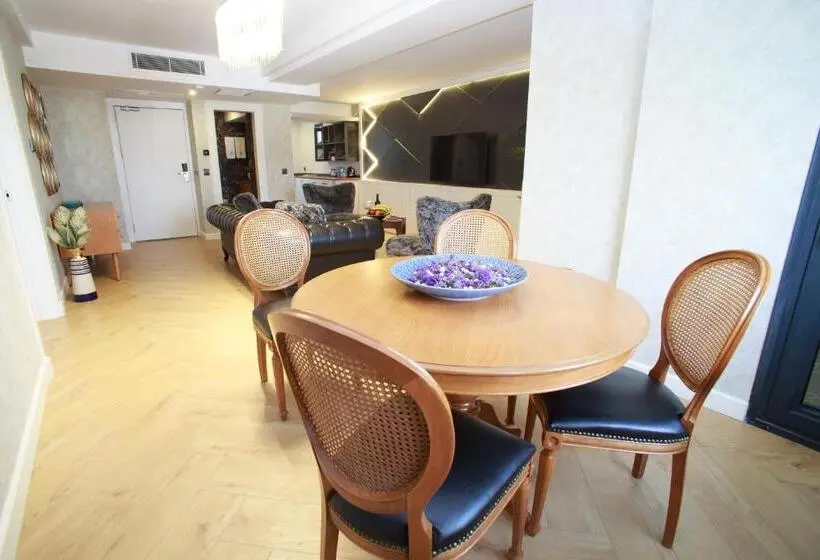 キングサイズベッドのスイートルーム, Best Western Izmir