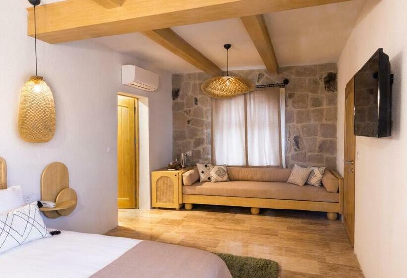 جناح جونيور مزوَّد بشرفة, Naif Hotel   Adults Only