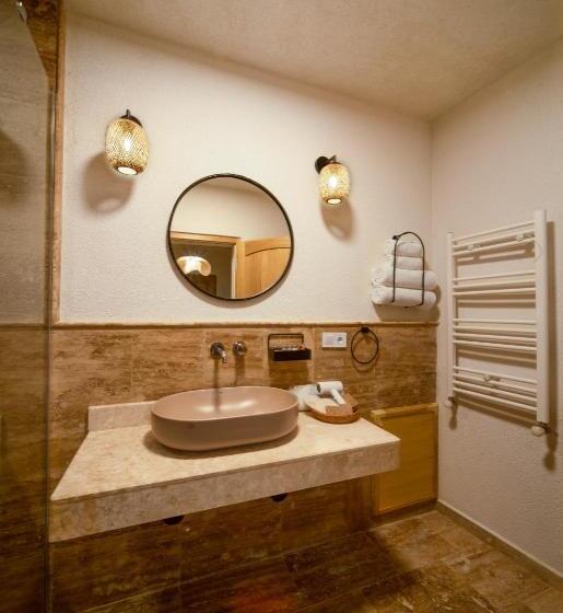 جناح جونيور مزوَّد بشرفة, Naif Hotel   Adults Only