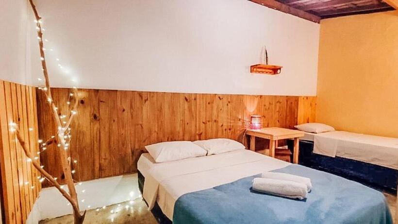 غرفة قياسية ثلاثية, Tropicália Hostel E Pousada