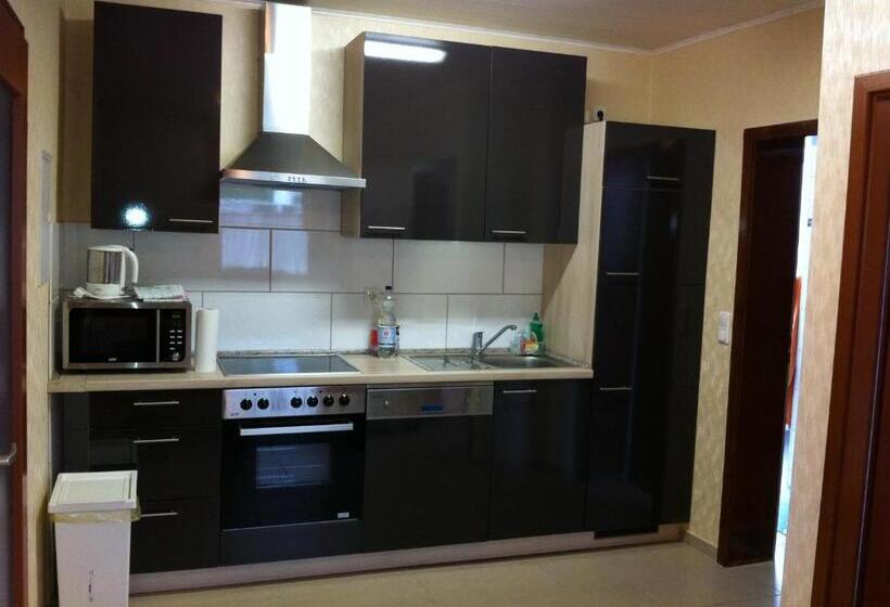 침실 3개 아파트, Cao