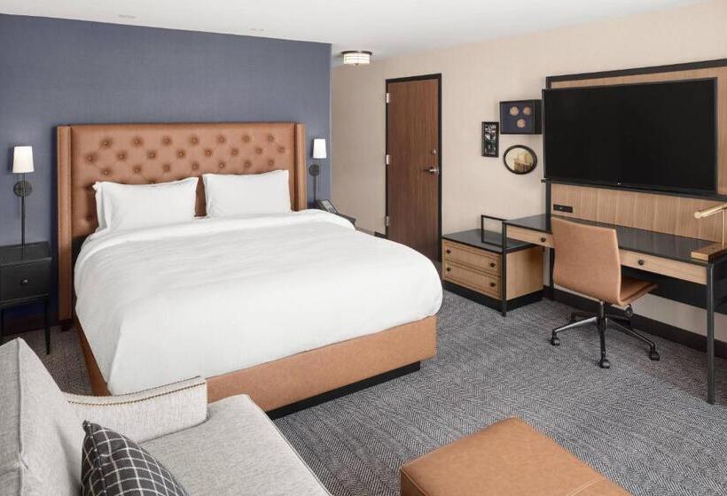 キングサイズベッドのスタンダードルーム, Courtyard By Marriott Portland Downtown/waterfront