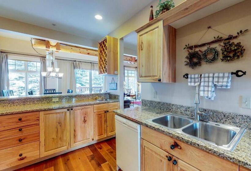 آپارتمان 1 خوابه, Crail Creek 607