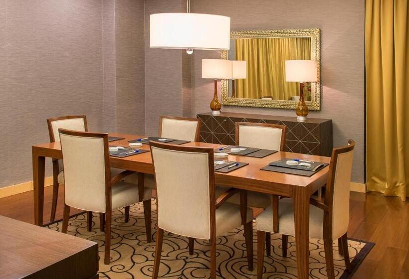 سوییت اجرایی, Grand Swiss