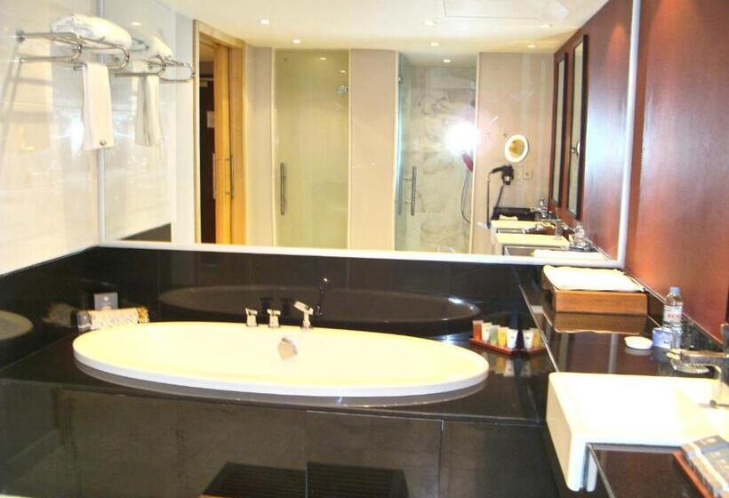 اتاق لوکس, Grand Swiss