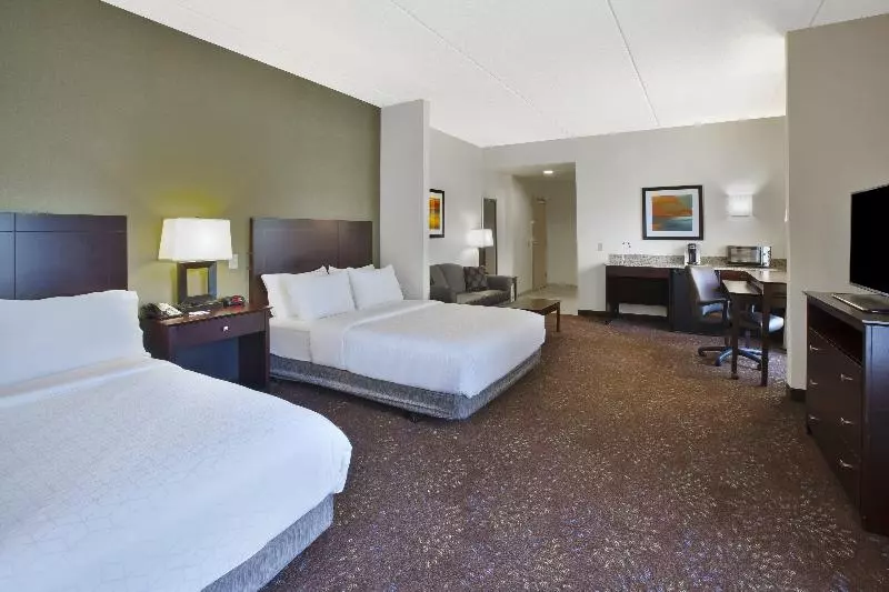 身障者適用スタンダードルーム, Holiday Inn Express & Suites Geneva Finger Lakes, An Ihg