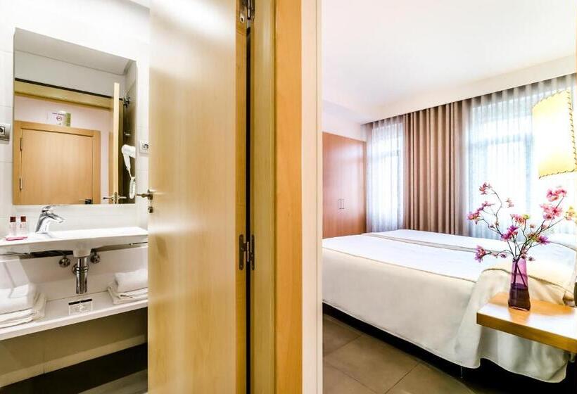 חדר אקונומי, Hospedería Pax