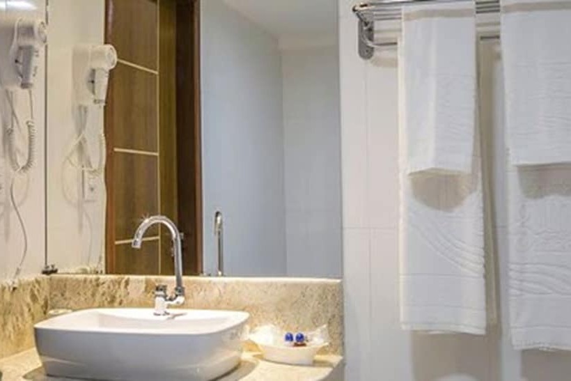 豪华三人间, Laguna Praia