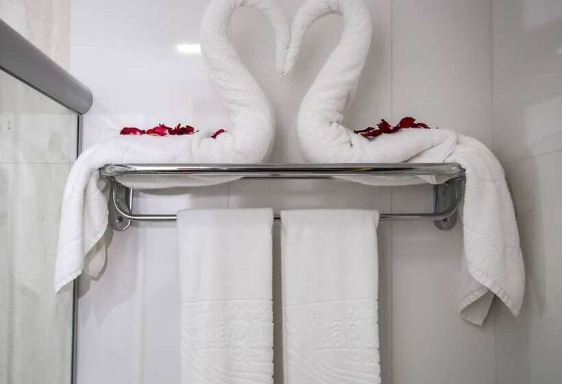 豪华三人间, Laguna Praia