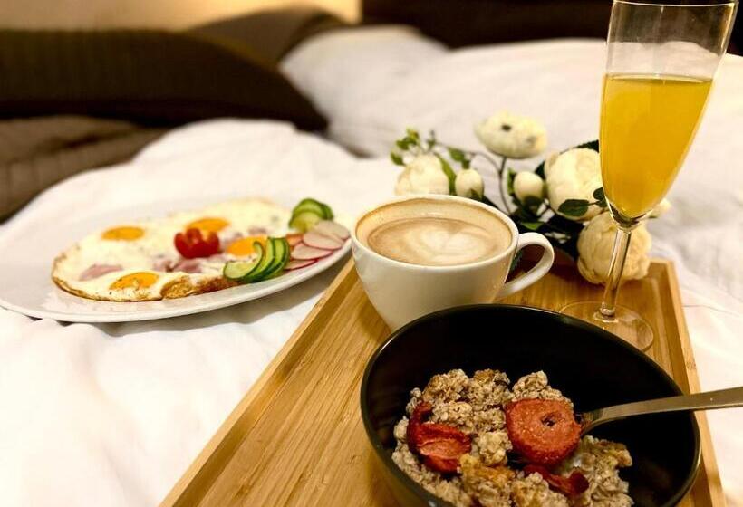 اتاق راحتی, Modena